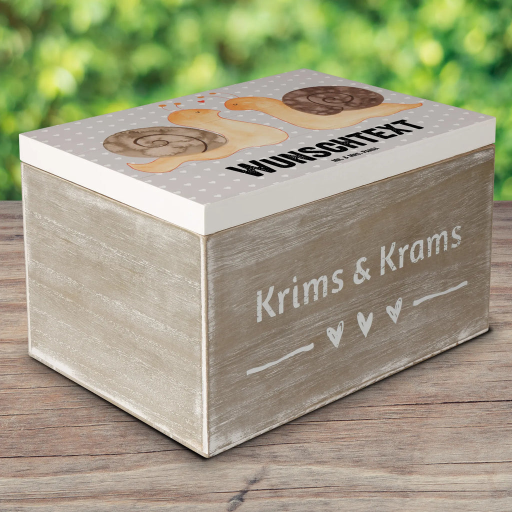Personalised wooden chest Snails in love Schatulle mit Namen, Dekokiste Personalisiert, Schatzkiste mit Namen, Erinnerungskiste, Holzkiste Personalisiert, Truhe mit Namen, mit Namen, Dekokiste mit Namen, Erinnerungskiste Personalisiert, Schatzkiste Personalisiert, Schatulle Personalisiert, GEschenkdose personalisiert, Aufbewahrungsbox mit Namen, Truhe Personalisiert, Holzkiste mit Namen, Kiste mit Namen, Geschenkbox personalisiert, Erinnerungsbox Personalisiert, Kiste Personalisiert, Aufbewahrungsbox Personalisiert, Erinnerungsbox mit Namen, Liebe, Partner, Freund, Freundin, Ehemann, Ehefrau, Heiraten, Verlobung, Heiratsantrag, Liebesgeschenk, Jahrestag, Hocheitstag