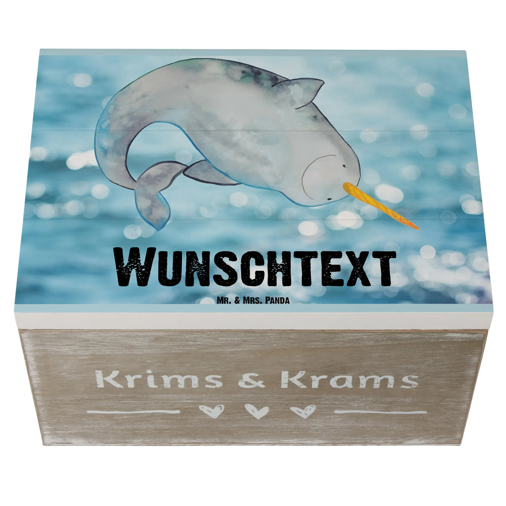 Personalisierte Holzkiste Narwal Schatzkiste mit Namen, GEschenkdose Personalisiert, Schatulle mit Namen, Geschenkbox Personalisiert, Aufbewahrungsbox mit Namen, Holzkiste Personalisiert, Kiste Personalisiert, Kiste mit Namen, Dekokiste mit Namen, Schatulle Personalisiert, Aufbewahrungsbox Personalisiert, Dekokiste Personalisiert, Truhe Personalisiert, Truhe mit Namen, Erinnerungsbox mit Namen, Erinnerungskiste Personalisiert, Erinnerungsbox Personalisiert, mit Namen, Holzkiste mit Namen, Schatzkiste Personalisiert, Urlaub, Meerestiere, Meer, Aufräumen, Narwal, Putzen, Wal, Kinderzimmer, Junggesellin, Hausfrau
