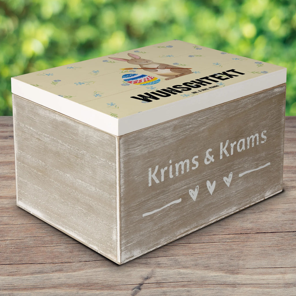 Personalizowane drewniane pudełko Zając Malowanie jajek Truhe Personalisiert, Schatzkiste mit Namen, GEschenkdose personalisiert, Erinnerungsbox Personalisiert, Kiste Personalisiert, Truhe mit Namen, Schatulle Personalisiert, Geschenkbox personalisiert, Holzkiste Personalisiert, Erinnerungsbox mit Namen, Aufbewahrungsbox Personalisiert, Kiste mit Namen, Schatulle mit Namen, Erinnerungskiste, Dekokiste Personalisiert, mit Namen, Schatzkiste Personalisiert, Holzkiste mit Namen, Erinnerungskiste Personalisiert, Aufbewahrungsbox mit Namen, Dekokiste mit Namen, Ostern, Osterhase, Ostergeschenke, Osternest, Osterdeko, Geschenke zu Ostern, Ostern Geschenk, Ostergeschenke Kinder, Ostern Kinder, bemalte Ostereier, Osterblume, Frohe Ostern, Hase, Ostergrüße, Kaninchen, Eiermalen, Osterei