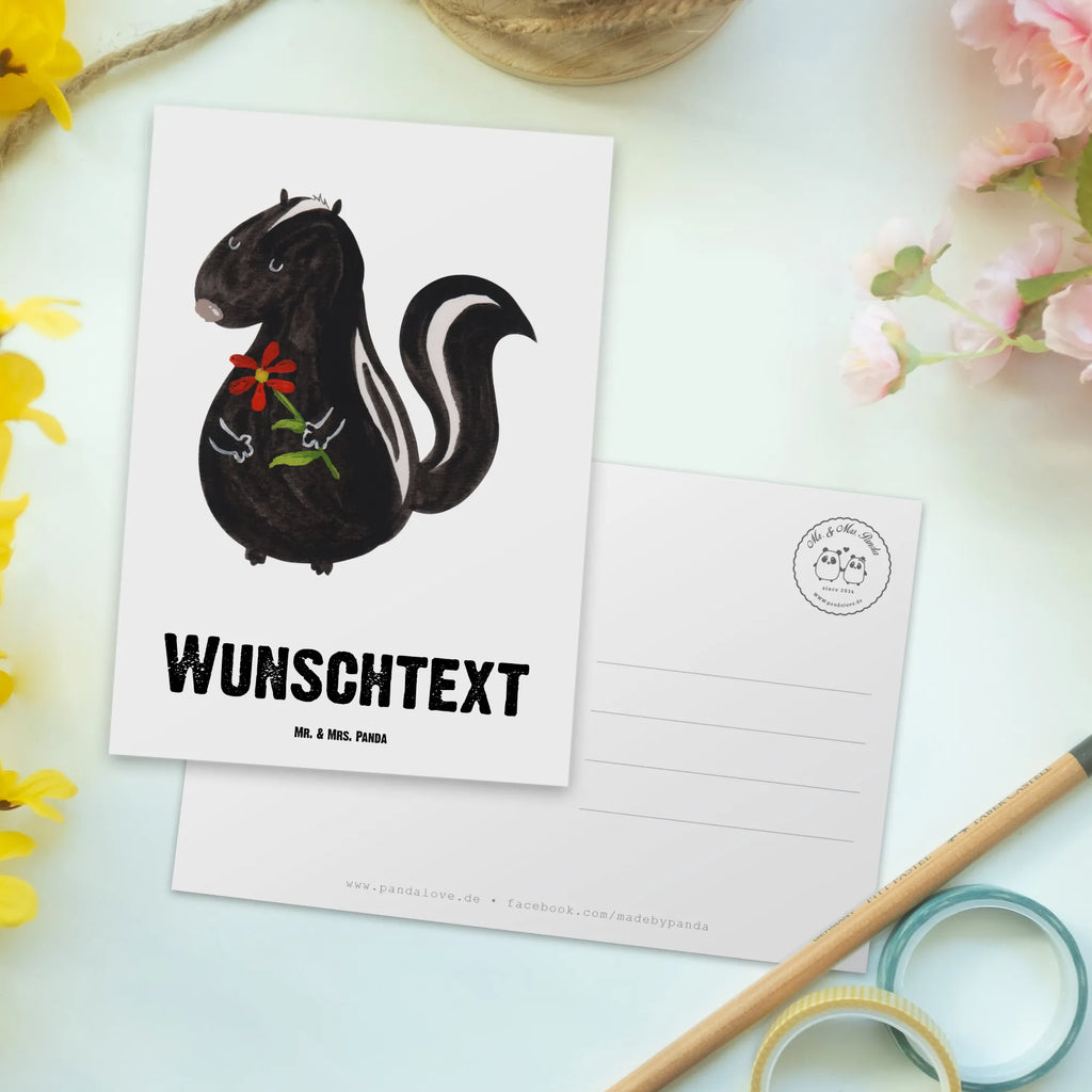 Personalisierte Postkarte Stinktier Blume Ansichtskarte mit Wunschtext, Grußkarte mit Namen, Grußkarte mit Wunschtext, Postkarte bedrucken, Karte mit Namen, Einladung mit Namen, Karte mit Wunschtext, Postkarte mit Wunschtext, Ansichtskarte mit Namen, Einladung mit Wunschtext, Geschenkkarte mit Wunschtext, Postkarte personalisierbar, Postkarte mit Namen, Geschenkkarte mit Namen, Stinktier, Skunk, verträumt, Stinki, Träume, Stinker, Dreams, Tagträumer, Wildtier, Raubtier