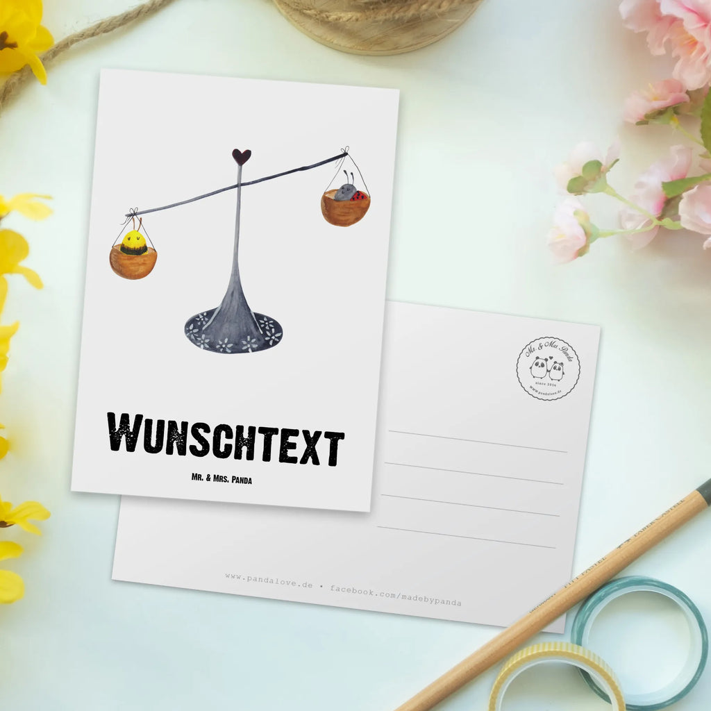 Personalisierte Postkarte Sternzeichen Waage Einladung mit Namen, Geschenkkarte mit Namen, Postkarte personalisierbar, Ansichtskarte mit Wunschtext, Einladung mit Wunschtext, Grußkarte mit Wunschtext, Karte mit Namen, Karte mit Wunschtext, Postkarte mit Namen, Ansichtskarte mit Namen, Postkarte bedrucken, Geschenkkarte mit Wunschtext, Grußkarte mit Namen, Postkarte mit Wunschtext, Tierkreiszeichen, Sternzeichen, Horoskop, Astrologie, Aszendent, Waage Geschenk, Biene, Hummel, Geschenk Oktober, Geburtstag September, Marienkäfer, Geburtstag Oktober, Waage, Gleichgewicht, Geschenk September, Waage Sternzeichen