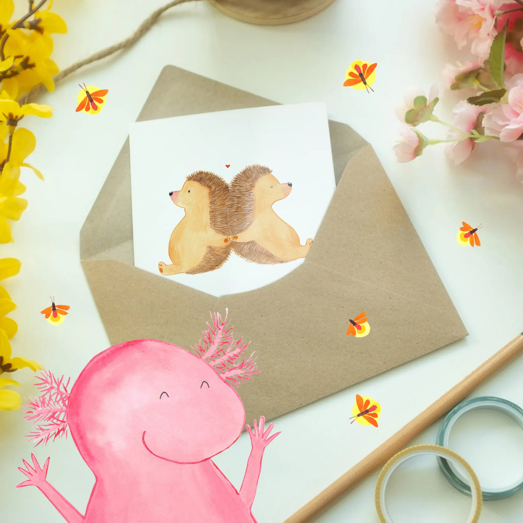 Personalisierte Grußkarte Igel händchenhaltend Personalisierte Grußkarte, Grußkarte mit Namen, Personalisierte Karte, Personalisiertere Klappkarte, Grußkarte als Geldgeschenk, Grußkarte mit persönlichen Nachrichten, Personalisierte Hochzeitskarte, Grußkarte selber drucken, Grußkarten personalisiert, Personalisierte Glückwunschkarte, Personalisierte Einladungskarte, Personalisierte Geburtstagskarte, Grußkarte selbst gestalten, Liebe, Partner, Freund, Freundin, Ehemann, Ehefrau, Heiraten, Verlobung, Heiratsantrag, Liebesgeschenk, Jahrestag, Hocheitstag, Igelliebe, Igel, Liebesbotschaft, Hand in Hand, Love, Gemeinsamkeit, Hochzeit, Geschenk für zwei, große Liebe, Liebesbeweis, Lieblingsmensch