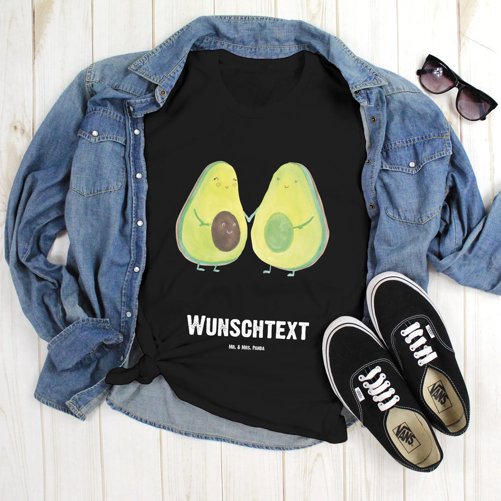 Personalisiertes T-Shirt Avocado Pärchen Wunschtext, Bedrucken, T-Shirt mit Namen, T-Shirt Personalisiert, T-Shirt mit Aufruck, Veggie, Vegan, Avocado, Gesund, Liebe, Avocuddle, Hochzeit, Avocados, Babyparty, Kinder, Familie, Geburt, Babyshower, Schwangerschaft