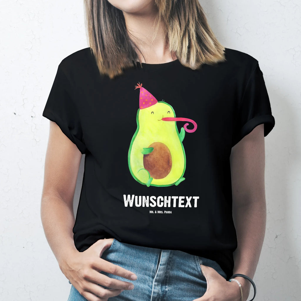 Personalised T-Shirt avocado Celebration Männer, T-Shirt Personalisiert, Frauen, Wunschtext, T-Shirt mit Namen, T-Shirt mit Aufruck, Bedrucken, Avocado, Veggie, Vegan, Gesund, Geburtstag, Fete, Party, Gute Laune, Tröte, Feierlichkeit, Feier