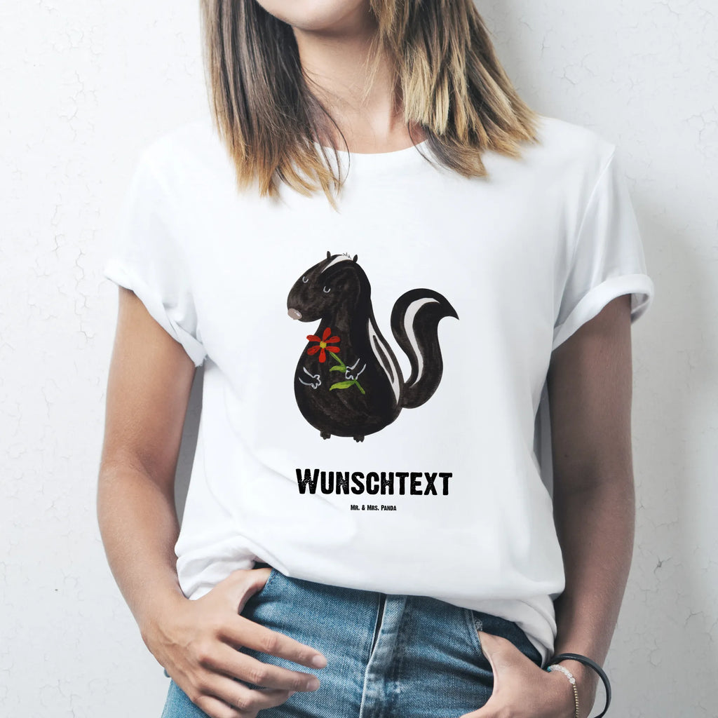 Personalisiertes T-Shirt Stinktier Blume Wunschtext, T-Shirt Personalisiert, T-Shirt mit Namen, Bedrucken, T-Shirt mit Aufruck, Stinktier, Skunk, Dreams, Träume, Wildtier, Stinker, Tagträumer, Stinki, Raubtier, Verträumt