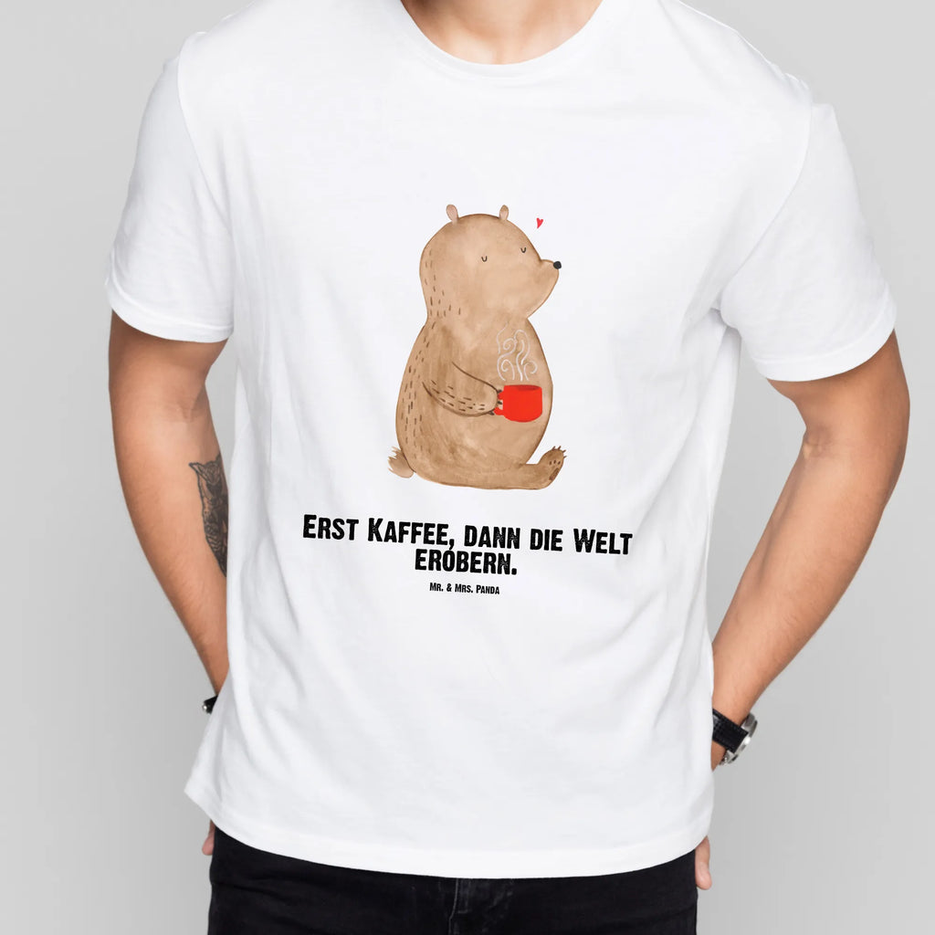Personalised T-Shirt bear Coffee Wunschtext, T-Shirt mit Namen, T-Shirt Personalisiert, T-Shirt mit Aufruck, Bedrucken, Teddybär, Bär, Teddy, Welt Retten, Bären, Guten Morgen, Coffee, Kaffee, Welt Erobern, Motivation, Morgenroutine
