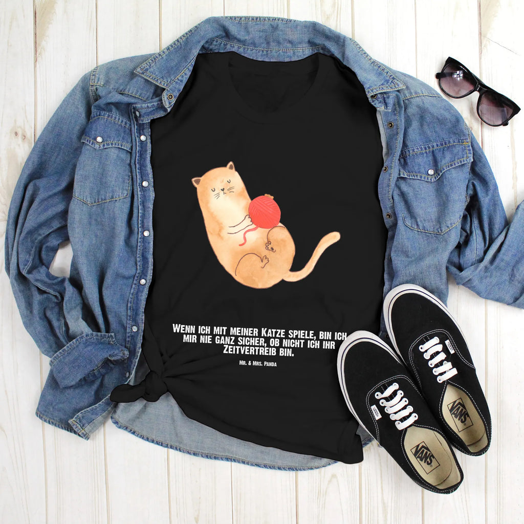 Personalised T-Shirt Cat Wool Wunschtext, T-Shirt Personalisiert, T-Shirt mit Namen, T-Shirt mit Aufruck, Bedrucken, Katzenmotiv, Katzenfan, Katzendeko, Katzenfreund, Katze, Katzenliebhaber, Katzenprodukte, Katzenartikel, Katzenaccessoires, Katzensouvenirs, Katzenliebhaberprodukte, Katzenmotive, Katzen, Spielen, Verspielt, Kater, Spiel, Katzenhalter, Wolle, Wollknäuel, Cats, Haustier, Mietze, Cat, Katzenbesitzerin