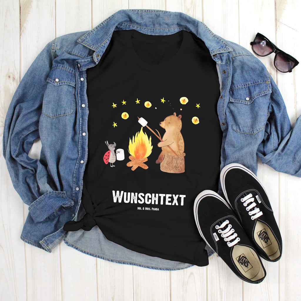 Personalisiertes T-Shirt Bär & Marienkäfer Lagerfeuer T-Shirt mit Namen, Wunschtext, T-Shirt mit Aufruck, T-Shirt Personalisiert, Bedrucken, Teddybär, Teddy, Bär, Lagerfeuer