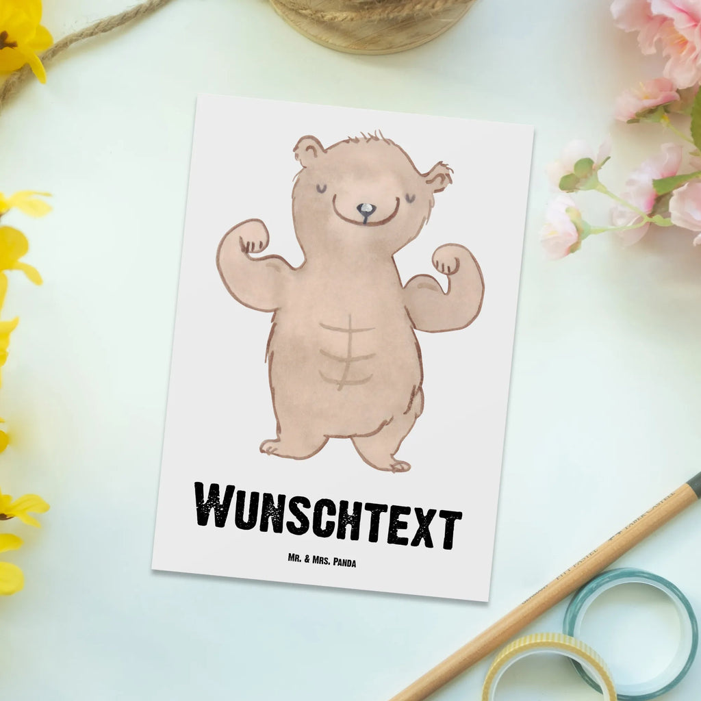 Personalisierte Postkarte Bär Bodybuilding Einladung mit Namen, Postkarte personalisierbar, Grußkarte mit Wunschtext, Ansichtskarte mit Wunschtext, Geschenkkarte mit Wunschtext, Ansichtskarte mit Namen, Einladung mit Wunschtext, Postkarte mit Namen, Grußkarte mit Namen, Karte mit Namen, Geschenkkarte mit Namen, Postkarte mit Wunschtext, Karte mit Wunschtext, Postkarte bedrucken, Geschenk, Sport, Sportart, Hobby, Schenken, Danke, Dankeschön, Auszeichnung, Gewinn, Sportler, Muskelmasse, Leistungssport, Körpergestaltung, Bodybuilding