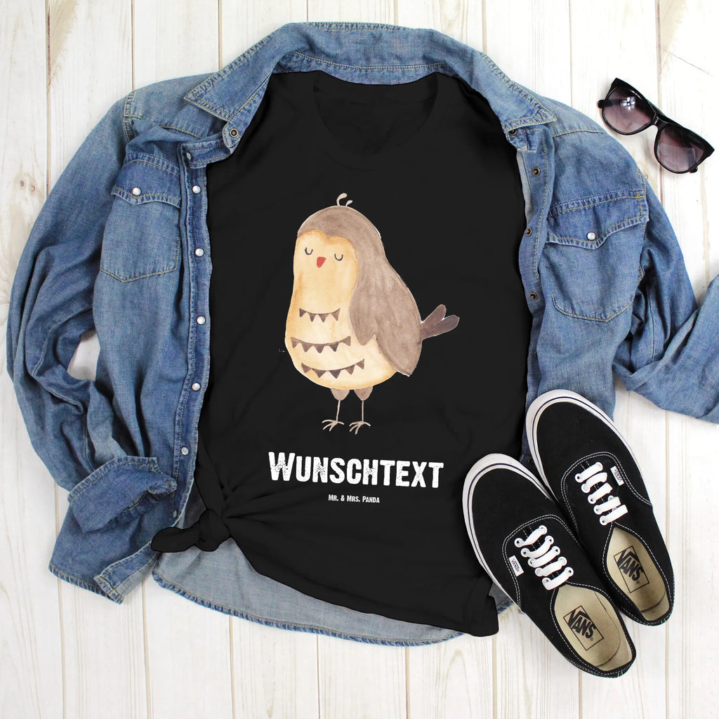Personalised T-Shirt Owl Satisfied Wunschtext, T-Shirt mit Aufruck, T-Shirt mit Namen, T-Shirt Personalisiert, Bedrucken, Eule, Romantisch, Geschenk Hochzeitstag, Wortspiel Lustig, Owl, Eule Spruch, Spruch schön, Eule Deko, Liebe Spruch