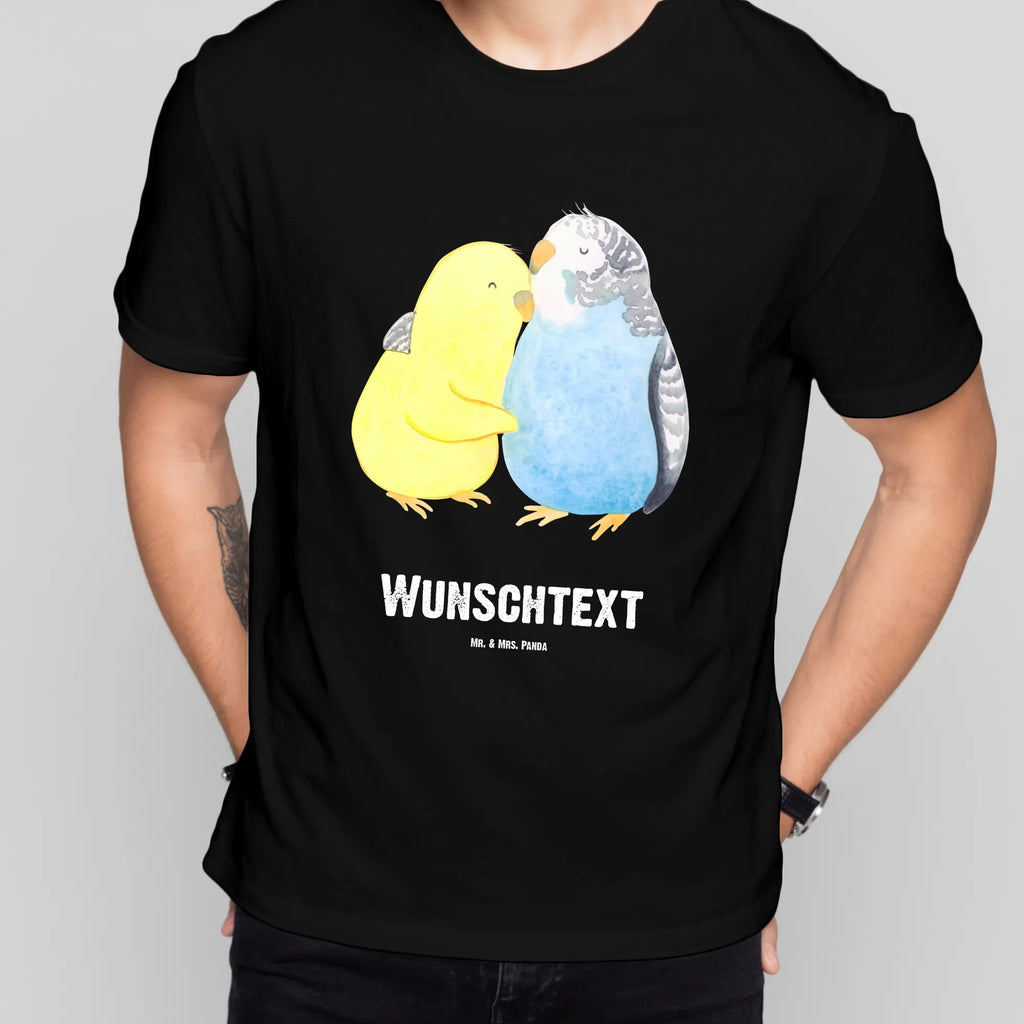 Personalised T-Shirt Parakeets in love Bedrucken, Wunschtext, T-Shirt Personalisiert, T-Shirt mit Namen, T-Shirt mit Aufruck, Freund, Jahrestag, Verlobung, Partner, Ehemann, Ehefrau, Freundin, Liebesgeschenk, Liebe, Heiraten, Heiratsantrag, Hocheitstag, Wellensittich, Nähe, Vögel, Kuscheln, Vertrauen