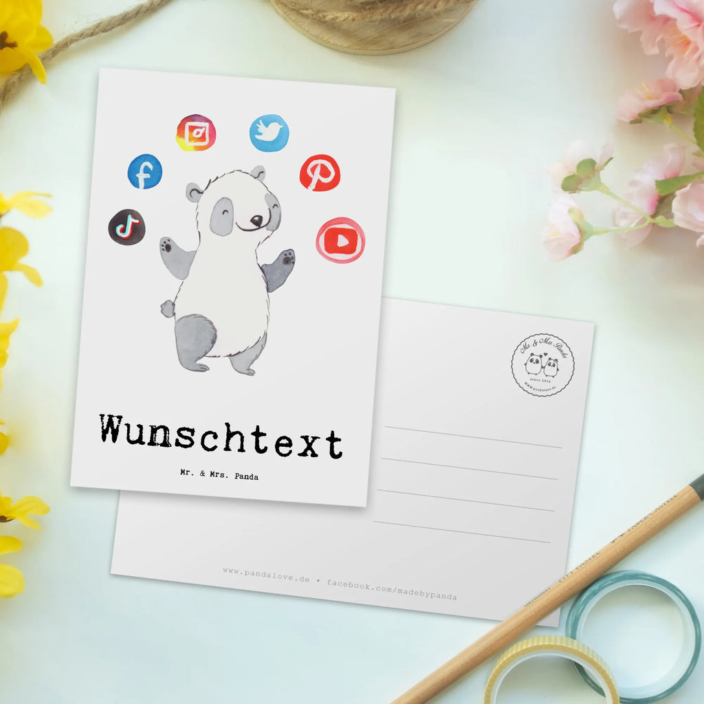 Personalisierte Postkarte Social Media Manager Herz Postkarte personalisierbar, Grußkarte mit Wunschtext, Einladung mit Wunschtext, Ansichtskarte mit Wunschtext, Geschenkkarte mit Wunschtext, Postkarte mit Namen, Grußkarte mit Namen, Postkarte bedrucken, Geschenkkarte mit Namen, Karte mit Wunschtext, Einladung mit Namen, Karte mit Namen, Postkarte mit Wunschtext, Ansichtskarte mit Namen, Beruf, Ausbildung, Jubiläum, Abschied, Rente, Kollege, Kollegin, Geschenk, Schenken, Arbeitskollege, Mitarbeiter, Firma, Danke, Dankeschön
