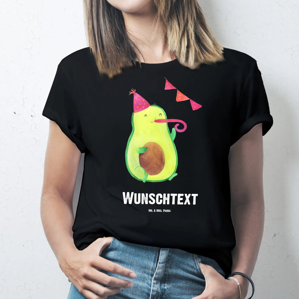 Personalisiertes T-Shirt Avocado Party T-Shirt mit Aufruck, T-Shirt mit Namen, Wunschtext, Bedrucken, T-Shirt Personalisiert, Veggie, Vegan, Avocado, Gesund, Avocados, Geburtstag, Abschluss, Feier, Jubiläum, Bestanden, Abi, Happy Birthday, Klassenfeier, Feierei, Party, Schulabschluss, Jahrestag, Lieblingstag, Geburtstagsfeier, Firmenfeier, Prüfung, Abifeier