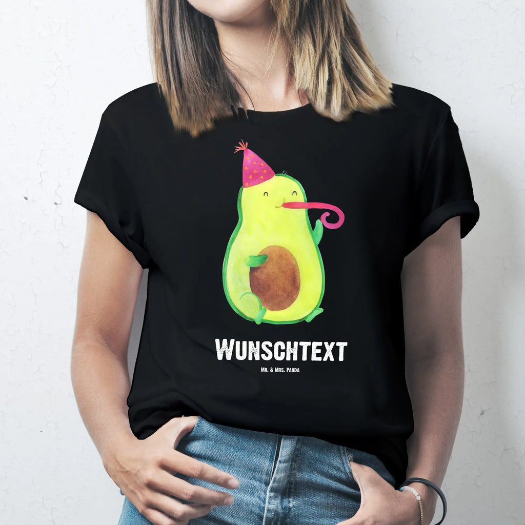 Personalised T-Shirt avocado Celebration Männer, T-Shirt Personalisiert, Frauen, Wunschtext, T-Shirt mit Namen, T-Shirt mit Aufruck, Bedrucken, Avocado, Veggie, Vegan, Gesund, Geburtstag, Fete, Party, Gute Laune, Tröte, Feierlichkeit, Feier