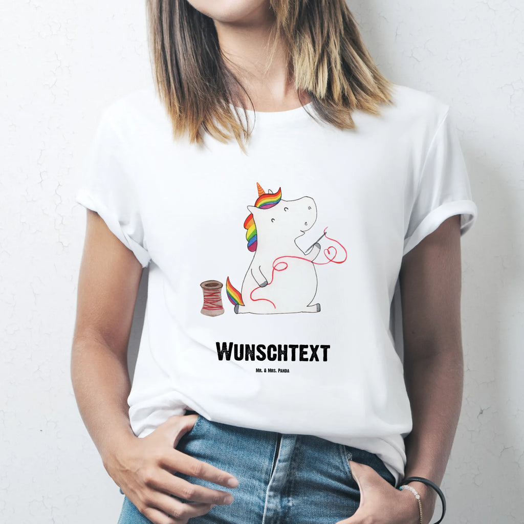 Personalised T-Shirt unicorn seamstress T-Shirt Personalisiert, Frauen, T-Shirt mit Namen, Männer, Bedrucken, T-Shirt mit Aufruck, Wunschtext, Einhorn, Einhörner, Einhorn Deko, Unicorn, Mädchen, basteln, Häkeln, Nähzimmer, Freundin, nähen, Näherin, Stricken