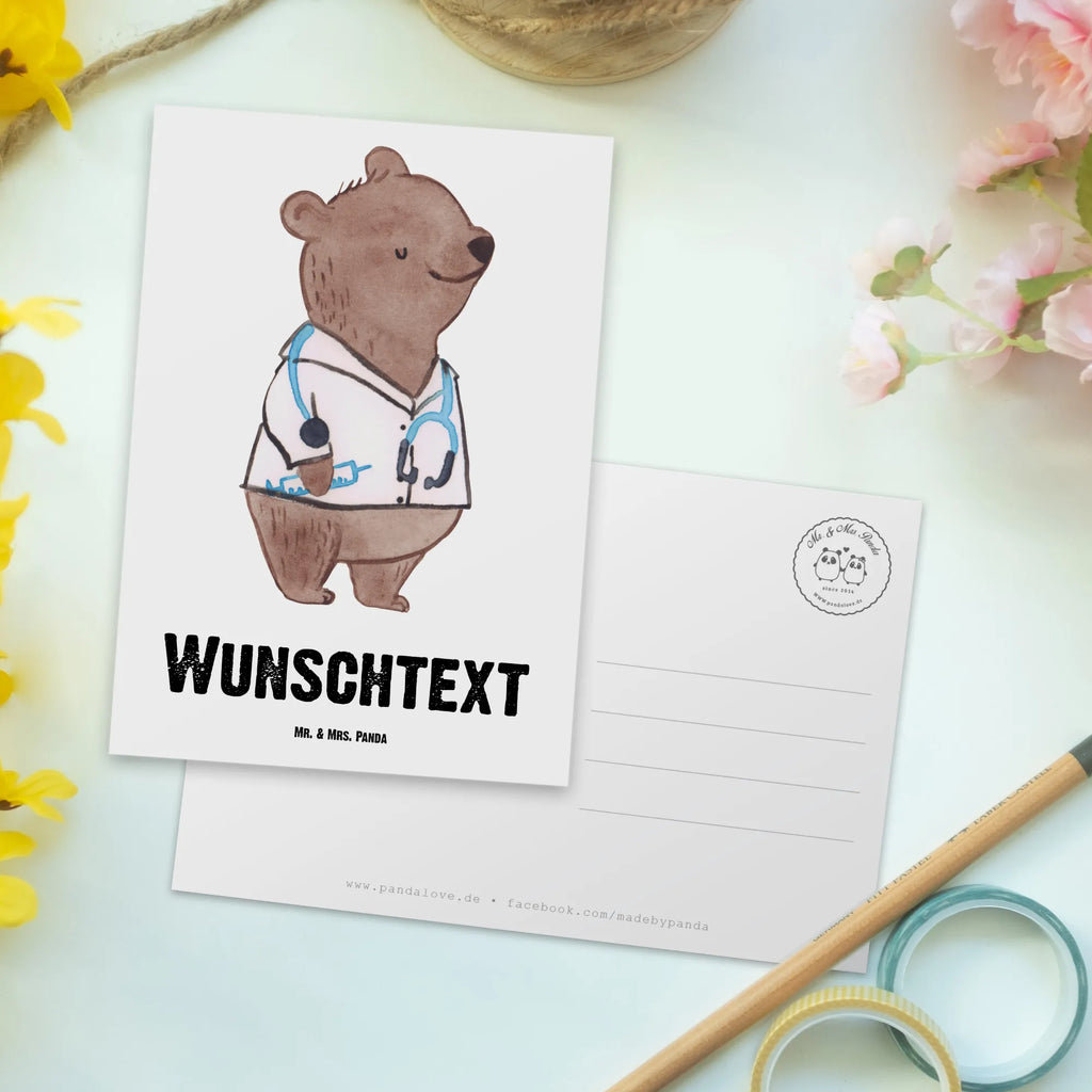 Personalisierte Postkarte Arzt mit Herz Geschenkkarte mit Namen, Ansichtskarte mit Namen, Karte mit Namen, Karte mit Wunschtext, Ansichtskarte mit Wunschtext, Einladung mit Wunschtext, Geschenkkarte mit Wunschtext, Postkarte Bedrucken, Grußkarte mit Namen, Grußkarte mit Wunschtext, Postkarte mit Wunschtext, Einladung mit Namen, Postkarte Personalisierbar, Postkarte mit Namen, Jubiläum, Danke, Kollegin, Arbeitskollege, Mitarbeiter, Firma, Rente, Kollege, Schenken, Beruf, Abschied, Ausbildung, Geschenk, Dankeschön, Mediziner, Doktor, Hausarzt, Doktortitel, Arzt, Arztpraxis, Medizinstudium