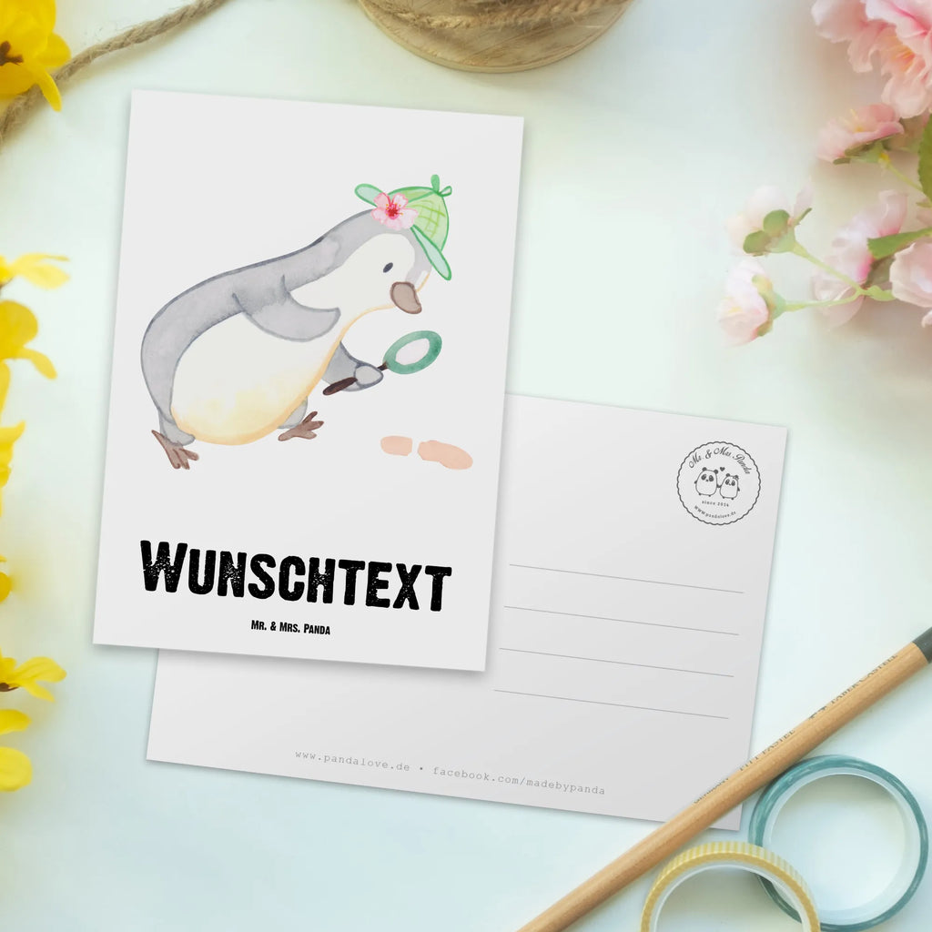 Personalisierte Postkarte Detektivin Herz Postkarte mit Namen, Geschenkkarte mit Namen, Karte mit Namen, Grußkarte mit Namen, Ansichtskarte mit Namen, Postkarte mit Wunschtext, Postkarte personalisierbar, Einladung mit Namen, Karte mit Wunschtext, Einladung mit Wunschtext, Ansichtskarte mit Wunschtext, Geschenkkarte mit Wunschtext, Grußkarte mit Wunschtext, Postkarte bedrucken, Beruf, Ausbildung, Jubiläum, Abschied, Rente, Kollege, Kollegin, Geschenk, Schenken, Arbeitskollege, Mitarbeiter, Firma, Danke, Dankeschön, Privatdetektei, Agentin, Berufsdetektivin, Spurensuche, Detektivin, Wirtschaftsdetektei, Detektivausbildung, Ermittlerin