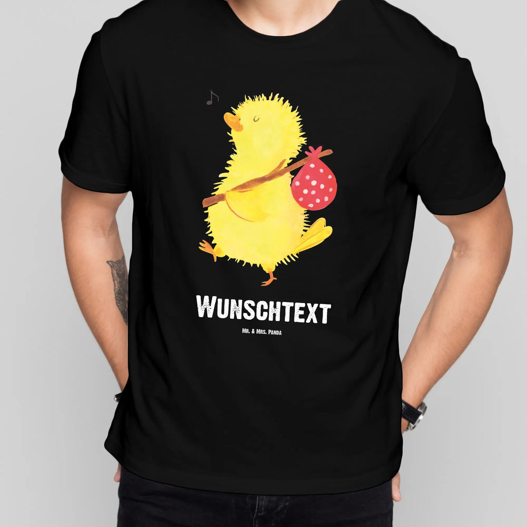 Personalisiertes T-Shirt Küken Wanderer Männer, T-Shirt mit Namen, T-Shirt Personalisiert, Bedrucken, Frauen, Wunschtext, T-Shirt mit Aufruck, Ostern, Osterhase, Ostergeschenke, Osternest, Osterdeko, Geschenke zu Ostern, Ostern Geschenk, Ostergeschenke Kinder, Ostern Kinder, Osterei, Grüße, liebe Grüße, Ostergrüße, Flausen, Reisen, Wunder, Weltenbummler, Ei, Ostereier, Frühlingsgefühle, Backpacker, Küken, Frohe Ostern, Zeitmanagement, Zeit, Freude