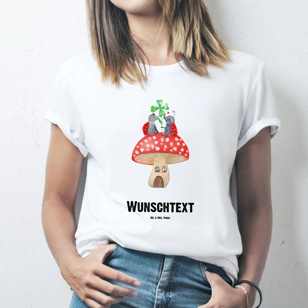 Personalised T-Shirt ladybug toadstool T-Shirt mit Namen, Wunschtext, Bedrucken, T-Shirt mit Aufruck, T-Shirt Personalisiert, Lustige Sprüche, Gute Laune, Tiere, Tiermotive, Marienkäfer, Wohnung, Haus, Zuhause, Fliegenpilz, Fleigenpilzhaus