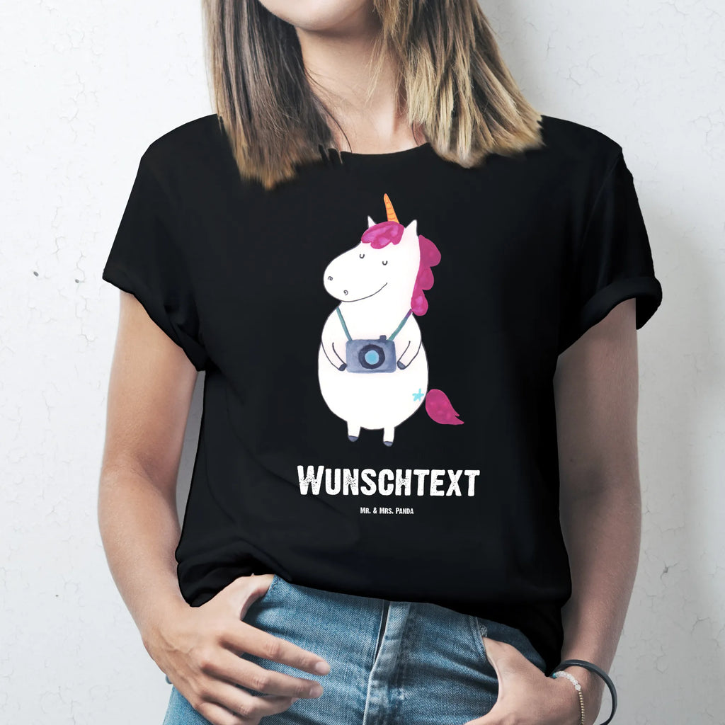 Rozmiar L Personalizowana koszulka Jednorożec fotograf T-Shirt Personalisiert, Wunschtext, T-Shirt mit Namen, Bedrucken, T-Shirt mit Aufruck, Einhorn Deko, Unicorn, Einhorn, Einhörner, Urlaub, Fotografie, Städtereise, Reisen, Weltenbummler, Kamera, Weltreise, Fotograf, Reise, Kurztrip, Tourist