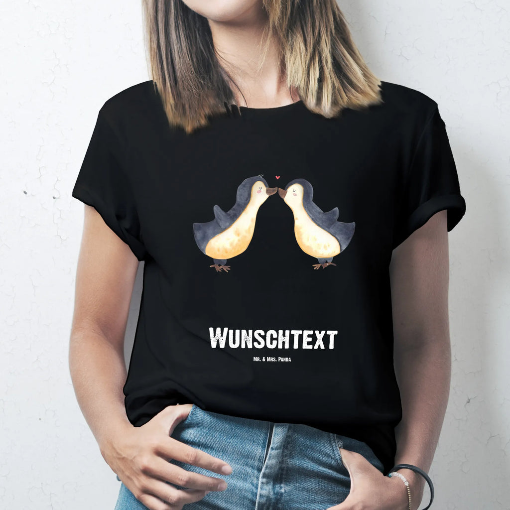 Personalisiertes T-Shirt Pinguin Liebe T-Shirt mit Namen, Bedrucken, T-Shirt mit Aufruck, T-Shirt Personalisiert, Wunschtext, Freund, Jahrestag, Verlobung, Partner, Ehemann, Ehefrau, Freundin, Liebesgeschenk, Liebe, Heiraten, Heiratsantrag, Hocheitstag, Pinguin Liebe, Liebesspruch, Gastgeschenk, Pinguin Paar, Geschenk Freund, Pinguine, Liebesbeweis, Geschenkidee, Verlobte, Pärchen. Liebespaar, Geschenk Hochzeitstag, Hochzeitstag, Geschenk Freundin, Verlobter, Pinguinpaar, Hochzeit, Pinguin, Love, Paar