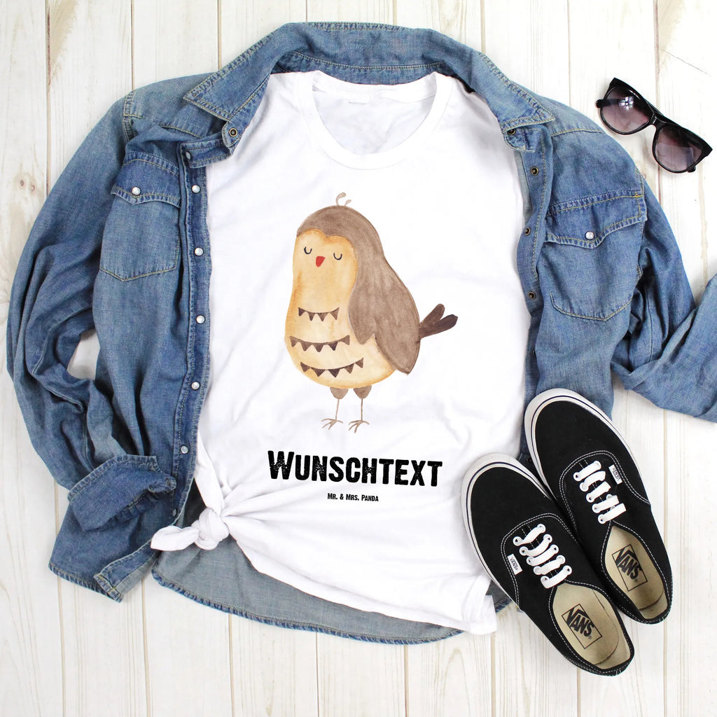 Personalised T-Shirt Owl Satisfied Wunschtext, T-Shirt mit Aufruck, T-Shirt mit Namen, T-Shirt Personalisiert, Bedrucken, Eule, Romantisch, Geschenk Hochzeitstag, Wortspiel Lustig, Owl, Eule Spruch, Spruch schön, Eule Deko, Liebe Spruch