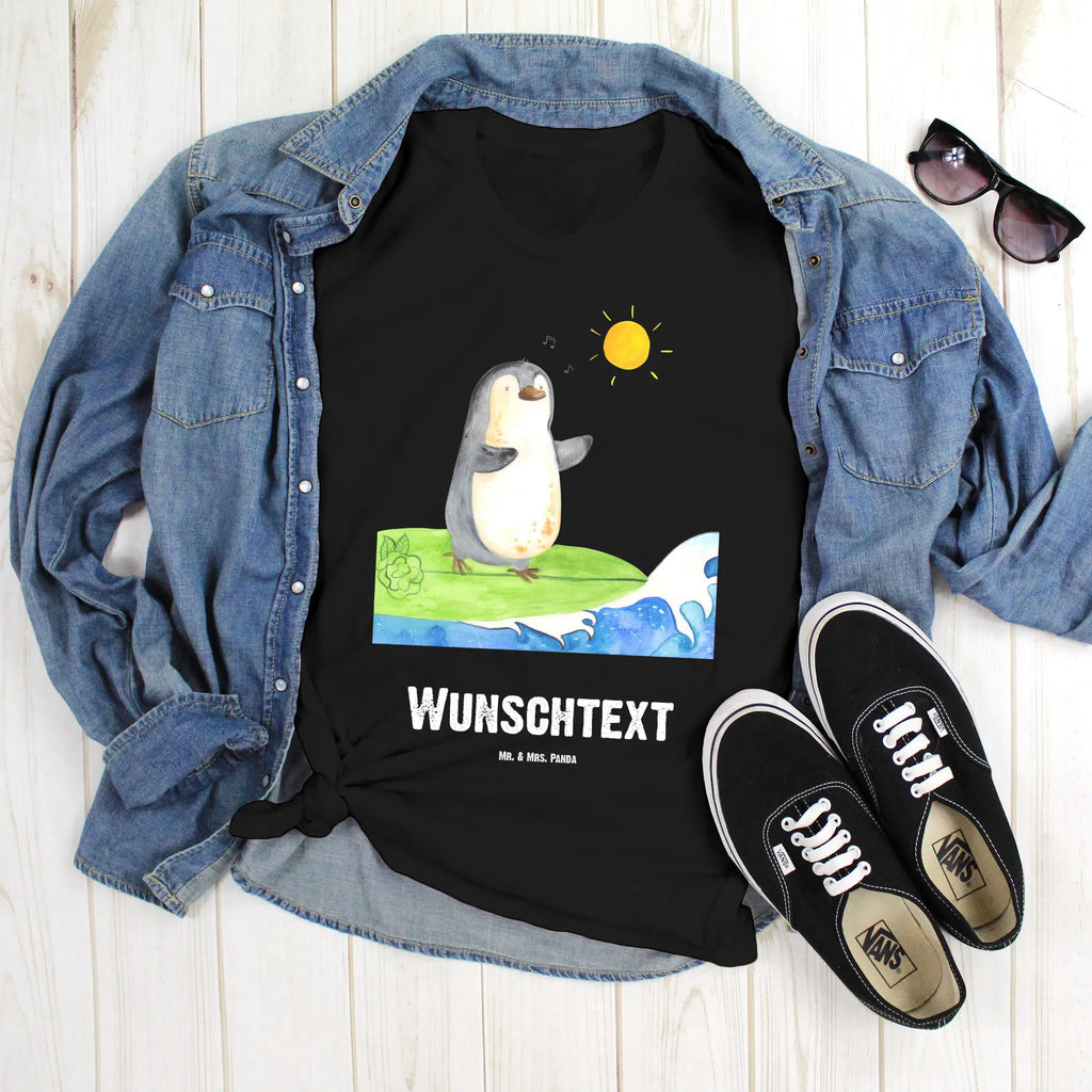 Personalisiertes T-Shirt Pinguin Surfer T-Shirt Personalisiert, Wunschtext, Bedrucken, T-Shirt mit Aufruck, Männer, Frauen, T-Shirt mit Namen, Pinguin, Pinguine, Urlaub, Wellen, Surfer, Portugal, Hawaii, Wellen reiten, surfen
