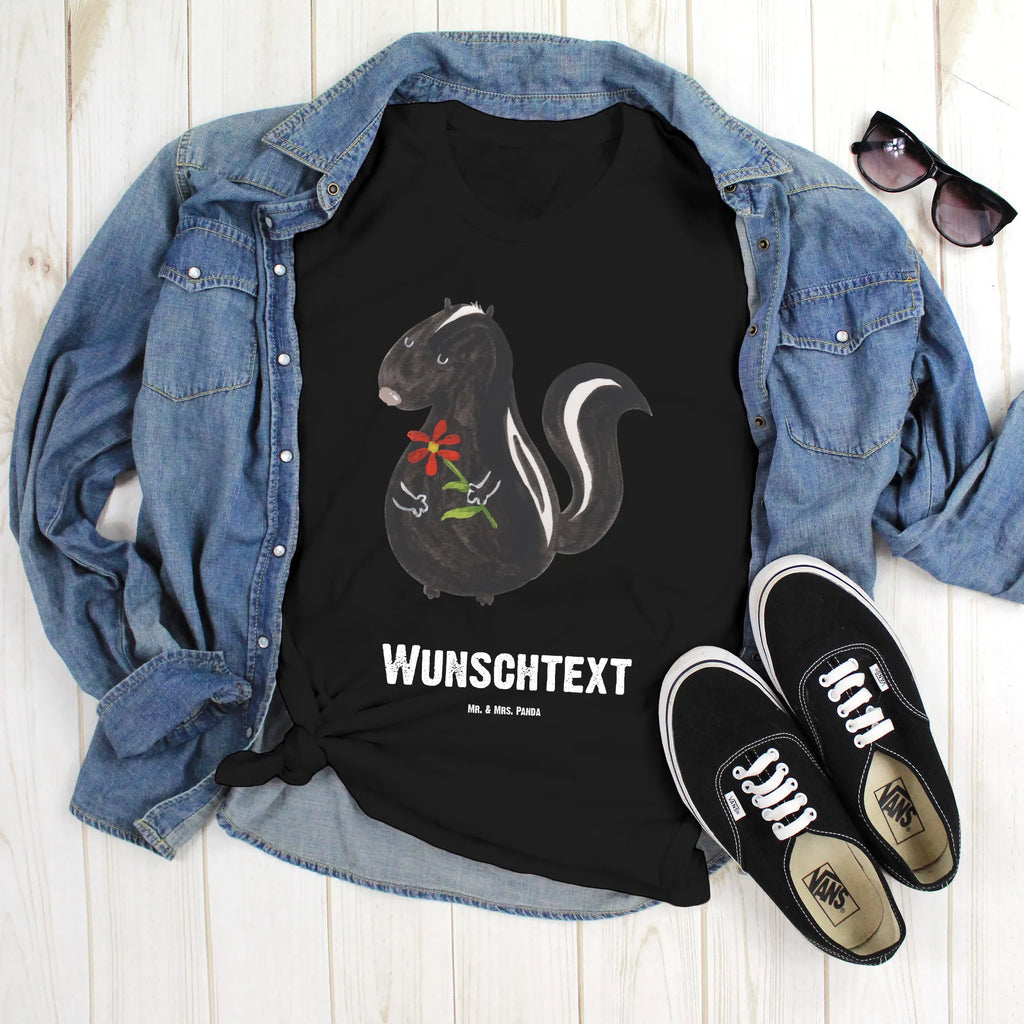 Personalisiertes T-Shirt Stinktier Blume Wunschtext, T-Shirt Personalisiert, T-Shirt mit Namen, Bedrucken, T-Shirt mit Aufruck, Stinktier, Skunk, Dreams, Träume, Wildtier, Stinker, Tagträumer, Stinki, Raubtier, Verträumt