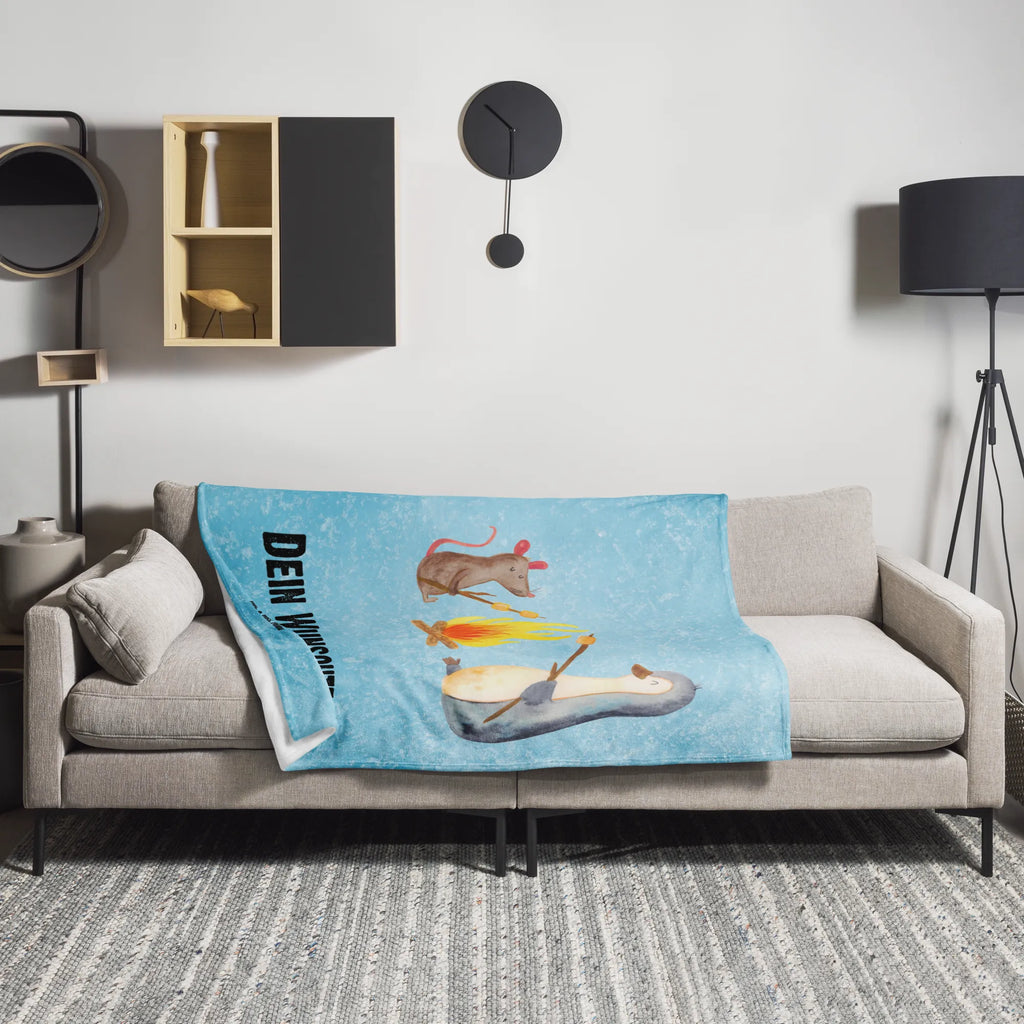 Personalisierte Decke Pinguin Lagerfeuer Kuscheldecke bedrucken, Personalisierte Decke, Decke mit Namen, Decke bedrucken, Kuscheldecke mit Namen, Pinguin, Büroalltag, Arbeit, Liebe, Feuer, Lagerfeuer, Leben, Marshmallows, Lebensmotivation, Lebensspruch, Neustart, Job, Pinguine, Maus, Motivation, grillen, Büro