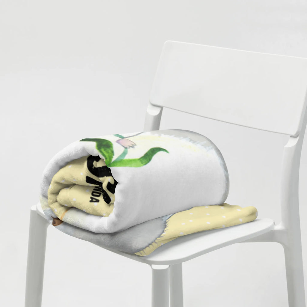 Personalisierte Decke Chinchilla mit Blume Personalisierte Decke, Kuscheldecke mit Namen, Kuscheldecke bedrucken, Decke bedrucken, Decke mit Namen, Tiermotive, Gute Laune, lustige Sprüche, Tiere, Glücklichsein, Liebeskummer, Büroalltag, Chinchilla, Chinchillas, traurig sein, Chaos, Depressionen, Büro, Kummer