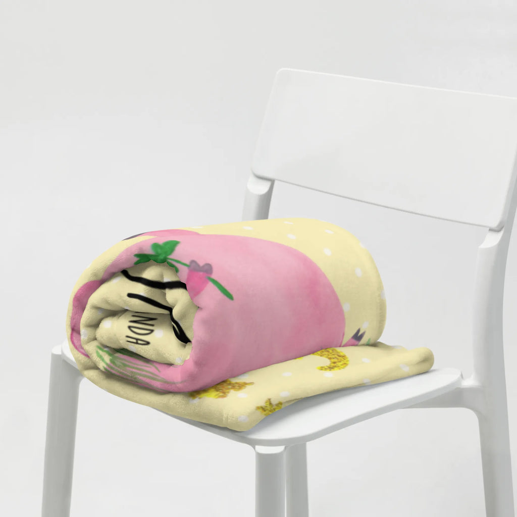 Personalisierte Decke Glücksschwein Kuscheldecke bedrucken, Decke mit Namen, Decke bedrucken, Kuscheldecke mit Namen, Personalisierte Decke, Tiermotive, Gute Laune, lustige Sprüche, Tiere, Schweinchen, Schwein, Sterne, Träume, Glücksbringer, Motivation, Ziele, Sernchen, Glücksschwein. Glück