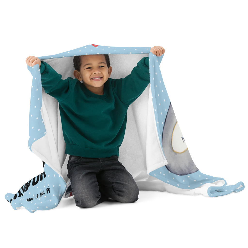 Personalisierte Decke Pinguin mit Kind Decke mit Namen, Weihnachtsgeschenk, Entspannen, Schmusedecke, Kuscheldecke mit Namen, Fleecedecke, Kuscheldecke XXL, Personalisierte Decke, Kinderdecke, Wohnzimmerdecke, Mikrofaser Decke, Teddydecke, Jahrestagsgeschenk, Kuscheldecke Bedrucken, Decke Bedrucken, Gemütlich, Kuschelfleecedecke, Dekodecke, Dekoration, Muttertag, Vatertag, Mama, Papa, Oma, Opa, Familie, Schwester, Bruder, Mutti, Geburststag, Geschenk, Mami, Mutter