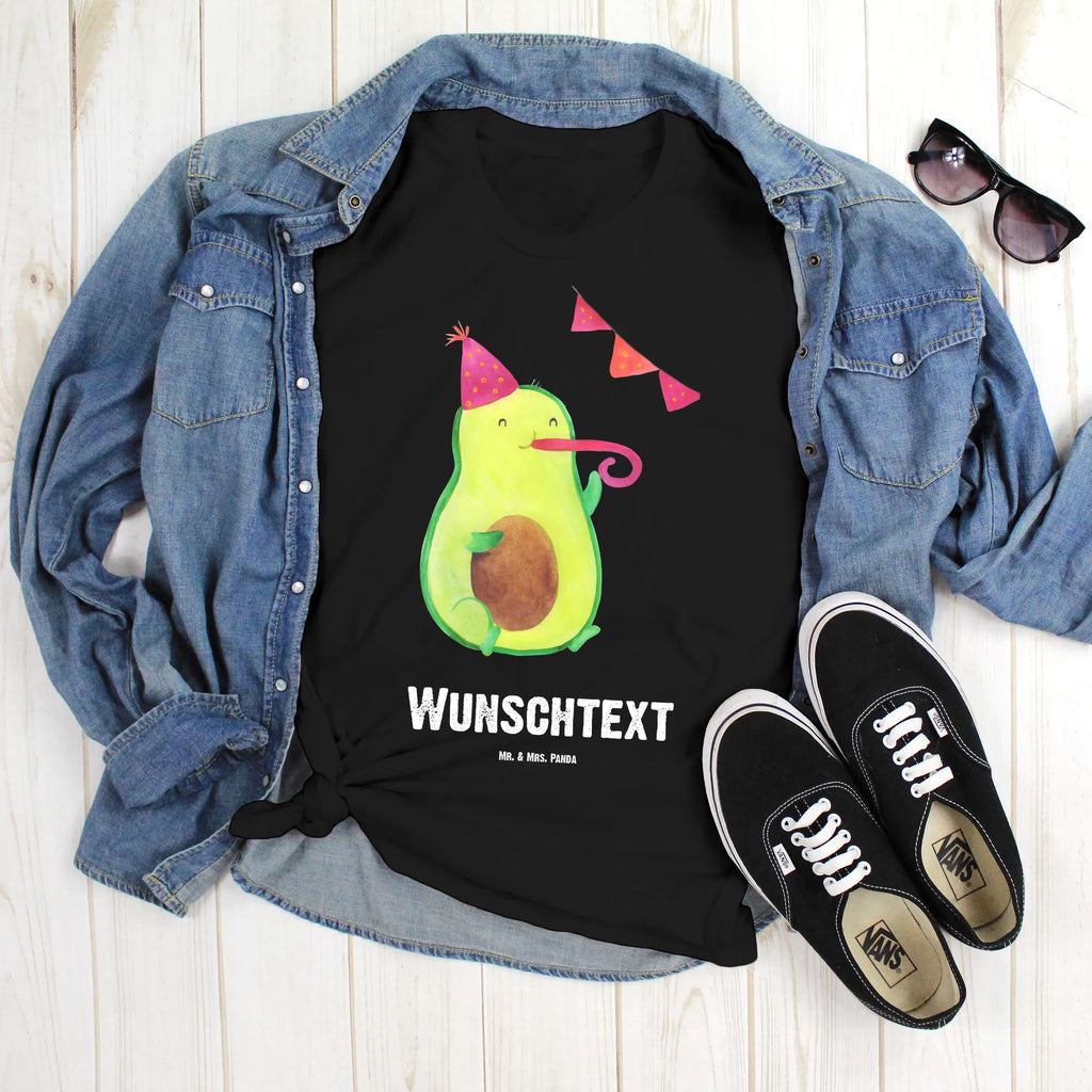 Personalisiertes T-Shirt Avocado Party T-Shirt mit Aufruck, T-Shirt mit Namen, Wunschtext, Bedrucken, T-Shirt Personalisiert, Veggie, Vegan, Avocado, Gesund, Avocados, Geburtstag, Abschluss, Feier, Jubiläum, Bestanden, Abi, Happy Birthday, Klassenfeier, Feierei, Party, Schulabschluss, Jahrestag, Lieblingstag, Geburtstagsfeier, Firmenfeier, Prüfung, Abifeier