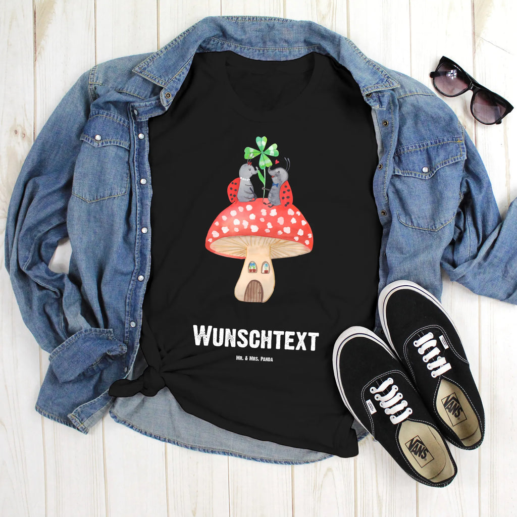 Personalised T-Shirt ladybug toadstool T-Shirt mit Namen, Wunschtext, Bedrucken, T-Shirt mit Aufruck, T-Shirt Personalisiert, Lustige Sprüche, Gute Laune, Tiere, Tiermotive, Marienkäfer, Wohnung, Haus, Zuhause, Fliegenpilz, Fleigenpilzhaus
