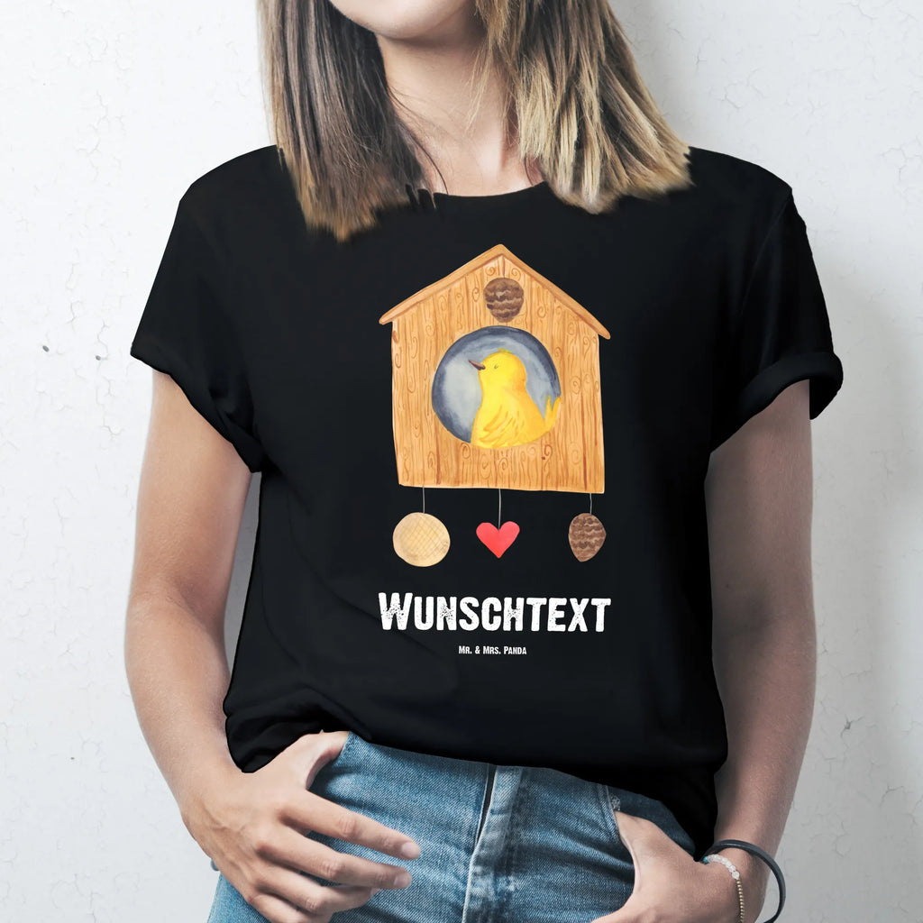 Rozmiar L Personalizowana koszulka ptak Dom Wunschtext, Bedrucken, T-Shirt mit Namen, T-Shirt Personalisiert, Frauen, Männer, T-Shirt mit Aufruck, lustige Sprüche, Gute Laune, Tiere, Tiermotive, Familie, Zuhause, Vogelhaus, Home sweet home, unser Haus, Haus, Vogelhäuschen, Nest, Vogel, Vögel, Lieblingsort, Wohnung, Eigenheim, Castle