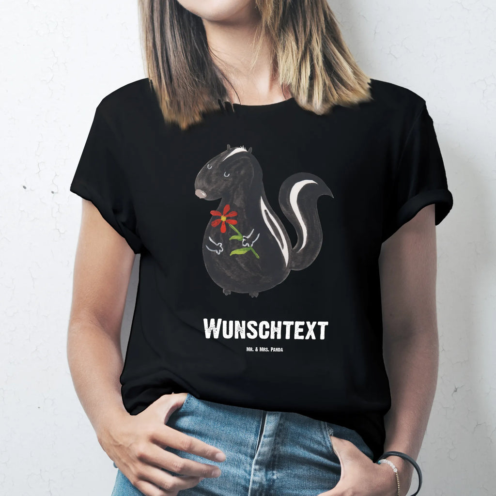 Personalisiertes T-Shirt Stinktier Blume Wunschtext, T-Shirt Personalisiert, T-Shirt mit Namen, Bedrucken, T-Shirt mit Aufruck, Stinktier, Skunk, Dreams, Träume, Wildtier, Stinker, Tagträumer, Stinki, Raubtier, Verträumt