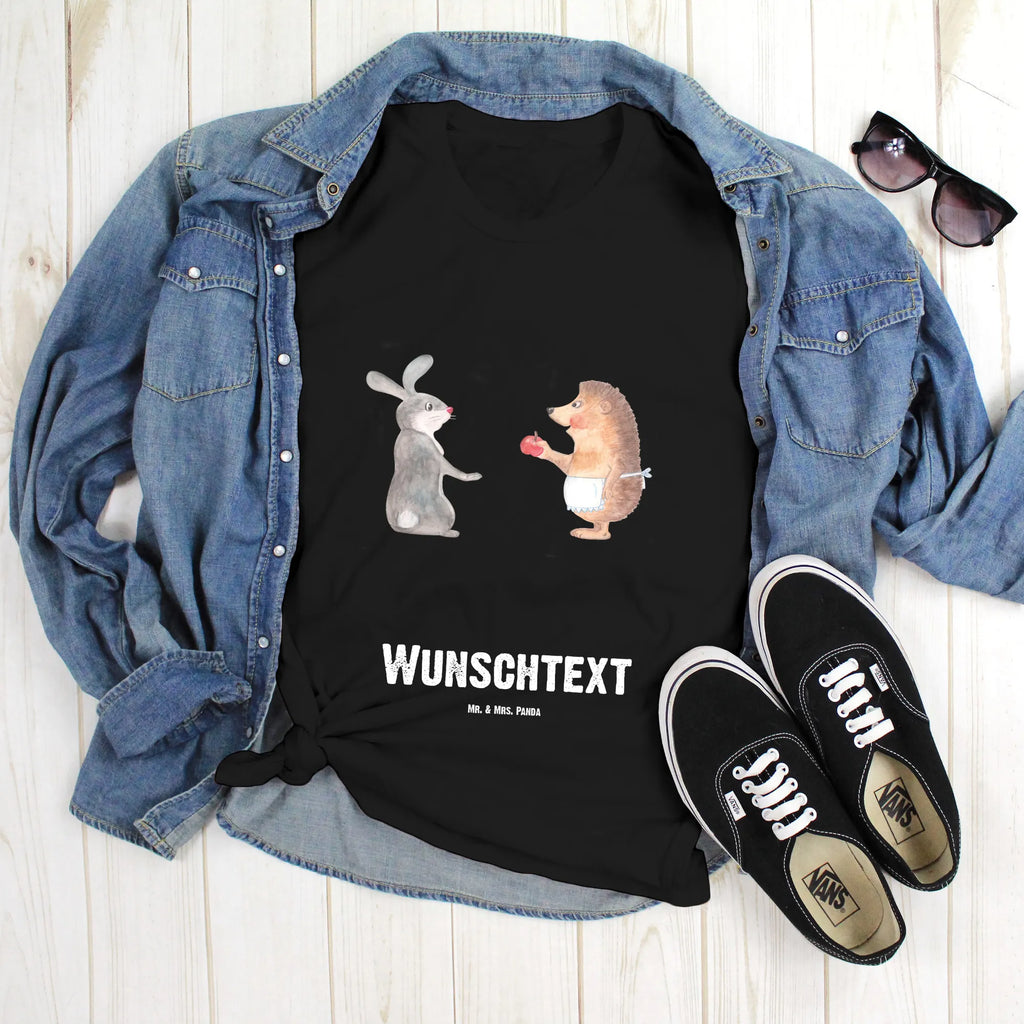 Personalised T-Shirt Hare Hedgehog Bedrucken, T-Shirt Personalisiert, T-Shirt mit Namen, T-Shirt mit Aufruck, Wunschtext, Tiere, Gute Laune, Tiermotive, Lustige Sprüche, Spruch Romantisch, Herzschmerz, Igel, Trösten, Liebe Spruch, Hase, Igel und Hase, Trennungsschmerz, Liebeskummer Geschenk