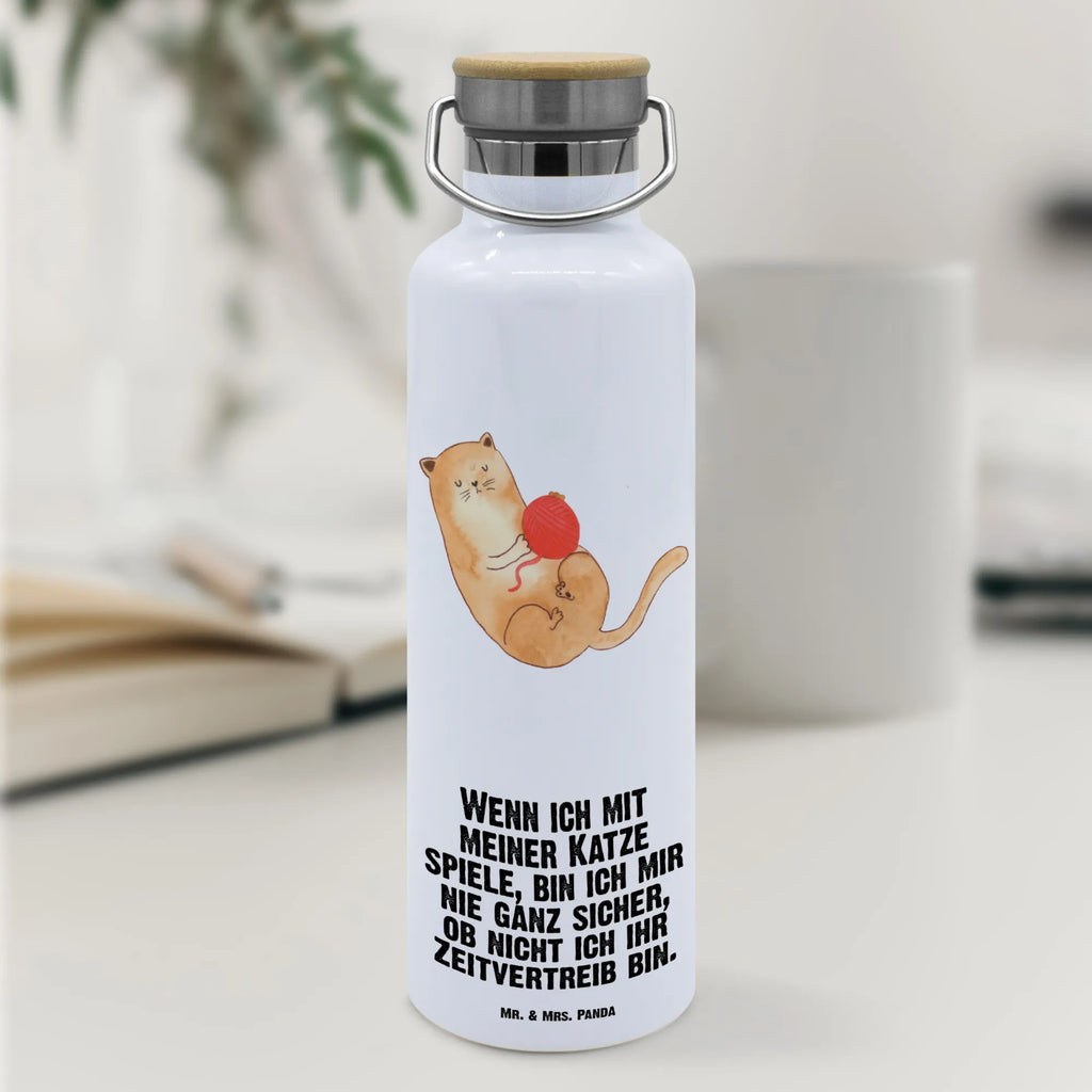 Drinks bottle Cat Wool isolier trinkflasche, große wasserflasche, Trinkflasche, Wasserflasche, Getränkeflasche, Isolierflasche, große trinkflasche, Trinkbehälter, Edelstahl Trinkflasche, metallflasche, thermos trinkflasche, Trinkgefäß, Thermo-Trinkflasche, Vakuumflasche, Thermoflasche, Trinkflasche Aus Edelstahl, Isolierte Trinkflasche, große thermosflasche, wasser trinkflasche, metall trinkflasche, thermobottle, Edelstahlflasche, getränkebehälter, Thermosflasche, Katze, Katzenmotiv, Katzenfan, Katzendeko, Katzenfreund, Katzenliebhaber, Katzenprodukte, Katzenartikel, Katzenaccessoires, Katzensouvenirs, Katzenliebhaberprodukte, Katzenmotive, Kater, Katzen, Spiel, Katzenbesitzerin, Wollknäuel, Wolle, Cat, Haustier, Katzenhalter, Mietze, Verspielt, Cats, Spielen