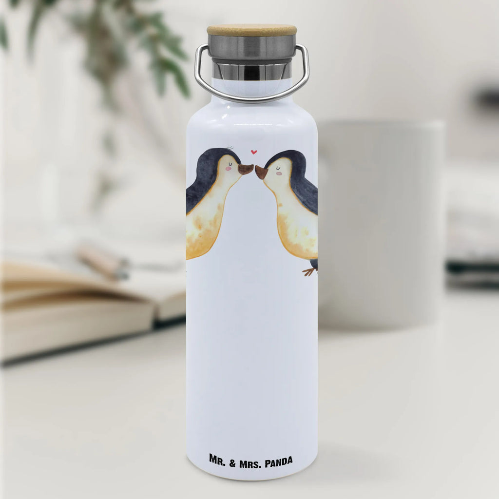 Drinks bottle Penguins in love Trinkflasche Aus Edelstahl, metall trinkflasche, wasser trinkflasche, Edelstahlflasche, thermos trinkflasche, getränkebehälter, Thermo-Trinkflasche, Thermoflasche, Edelstahl Trinkflasche, Trinkflasche, Trinkbehälter, Isolierflasche, Wasserflasche, Getränkeflasche, große wasserflasche, thermobottle, große trinkflasche, metallflasche, große thermosflasche, Vakuumflasche, Isolierte Trinkflasche, isolier trinkflasche, Trinkgefäß, Thermosflasche, Freundin, Freund, Liebe, Liebesgeschenk, Jahrestag, Verlobung, Partner, Ehemann, Ehefrau, Heiraten, Heiratsantrag, Hocheitstag, Liebesspruch, Verlobter, Liebesbeweis, Hochzeit, Geschenk Freund, Pinguinpaar, Hochzeitstag, Geschenk Freundin, Pinguin Paar, Pinguin, Pärchen. Liebespaar, Pinguin Liebe, Verlobte, Pinguine, Geschenk Hochzeitstag, Paar, Gastgeschenk, Love, Geschenkidee