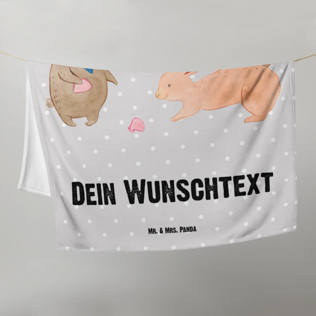 Baby blanket with name Bunnies with seashell Babdyecke personalisiert, Babygeschenk mit Namen, Babygeschenk personalisiet, Krabbeldecke mit Namen, Babydecke mit Namen, Babydecke bedrucken, Krabbeldecke personalisiert, Familie, Vatertag, Muttertag, Bruder, Schwester, Mama, Papa, Oma, Opa, Hasen, BFF, Meer, best friends, Freundinnen, beste Freundin, Freundin, Muscheln, Muscheln sammeln