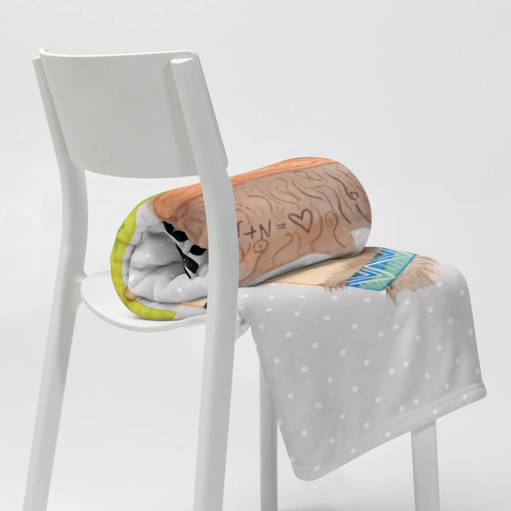 Kocyk dla niemowląt z imieniem jeż Ozdoba z piór Wohnzimmerdecke, Babydecke mit Namen, Entspannen, Jahrestagsgeschenk, Dekoration, Babydecke Bedrucken, Babdyecke Personalisiert, Krabbeldecke Personalisiert, Schmusedecke, Kuschelfleecedecke, Kinderdecke, Fleecedecke, Teddydecke, Kuscheldecke XXL, Gemütlich, Babygeschenk Personalisiet, Mikrofaser Decke, Babygeschenk mit Namen, Krabbeldecke mit Namen, Weihnachtsgeschenk, Dekodecke, Tiere, Waldtiere, Lagerfeuer, Igel, Camping, Abenteuer, Indianer