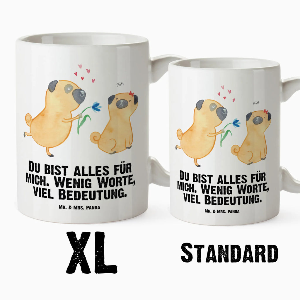 XL Tasse Mops verliebt Tasse Extra Groß, Tasse Mit Viel Fassungsvermögen, XL Tasse Für Arbeit, Tasse Für Viel Kaffee, XL Tasse Geschenkidee, XL Tasse Für Zuhause, Lustige XL Tasse, Übergröße Tasse, Teetasse XL, Große Tasse, Becher XL, Design Tasse Groß, Riesentasse, Tasse Großformat, Latte Becher XL, Große Keramiktasse, Frühstückstasse Groß, Tasse Für Tee Liebhaber, XL Tasse, Mega Tasse, Mikrowellengeeignete XL Tasse, Becher Für Büro Groß, Trinkbecher XL, XL Tasse Porzellan, Riesenkaffeetasse, Jumbo Tasse, Tasse In Übergröße, Große Tasse Mit Henkel, Kaffeetasse XL, Hund, Hundemotiv, Haustier, Hunderasse, Tierliebhaber, Hundebesitzer, Sprüche, verliebt, Partner, Liebe, Hundeliebe, Mops, Geschenk Freund, Liebesspruch. Verlobt, Möpse