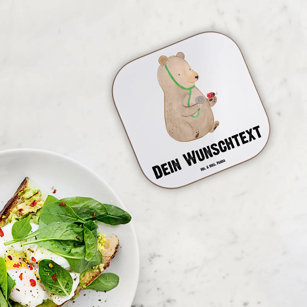 Personalisierte Untersetzer Bär Arzt Personalisierte Glasuntersetzer, Bedrucken, Untersetzer mit Namen, Peronalisierte Untersetzer Gläser, Personalisieren, PErsonalisierte Bierdeckel, Personalisiert Getränkeuntersetzer, Namensaufdruck, Personalisierte Untersetzer, Bär, Teddy, Teddybär, Ärztin, Professor, Doktorin, Arzt, Doktor, Professorin
