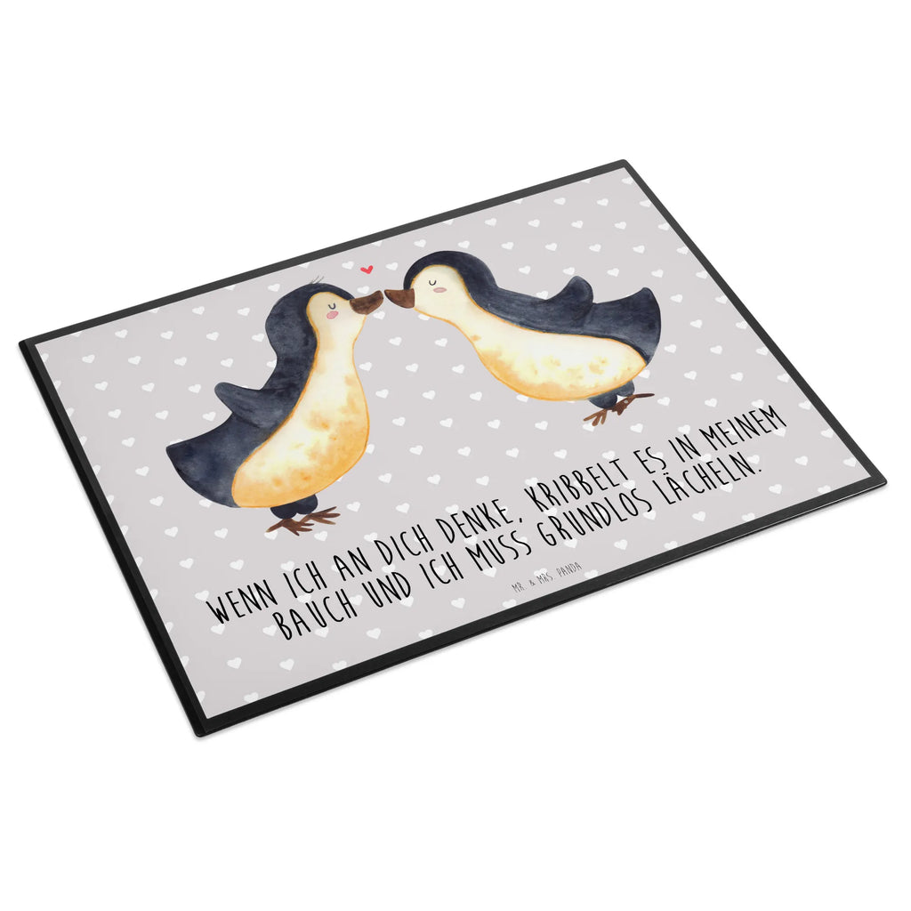 Schreibtischunterlage Pinguine Kuss schreibtischauflagen, Schreibtischauflage, schreibtischunterlage, arbeitsunterlage, arbeitsmatte, pultunterlage, Tischunterlage, schreibauflagen, schreibmatte, tischpads, schreibauflage, Schreibunterlage, tischpad, tischmatte, tischauflage, schreibtischunterlagen, tischauflagen, Schreibtisch Unterlagen, schreibtischmatte, tischmatten, Schreibtisch Matte, Freundin, Freund, Liebe, Liebesgeschenk, Jahrestag, Verlobung, Partner, Ehemann, Ehefrau, Heiraten, Heiratsantrag, Hocheitstag, für Männer, Geschenk für Frauen, Mitbringsel, für Ehemann, Geschenk für Freundin, Valentinstag, Geschenk für Partner, Liebesbeweis, Hochzeitstag