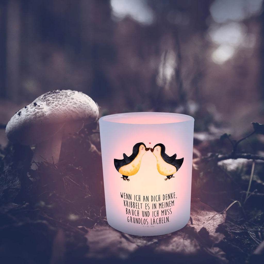 Windlicht Pinguine Kuss Teelichthalter für draußen, Windlicht Handgemacht, Windlicht Outdoor, Windlicht Garten, Teelichthalter, Windlicht Dekoration, Windlicht Skandinavisch, Windlicht Boho, Windlicht Für Draußen, Windlicht Draußen, Windlicht Modern, Windlicht Design, Windlichter, Windlicht Groß, Windlicht Kerzenhalter, Teelicht Glas, Windlicht, Windlicht Vintage, Windlicht Wohnzimmer, Windlicht Terrasse, Windlicht Klein, Windlicht Geschenk, Windlicht Romantisch, Windlicht Nachhaltig, Windlicht Laterne, Teelichthalter Outdoor, Windlicht Balkon, Windlicht Glas, Liebe, Partner, Freund, Freundin, Ehemann, Ehefrau, Heiraten, Verlobung, Heiratsantrag, Liebesgeschenk, Jahrestag, Hocheitstag, für Ehemann, Geschenk für Frauen, Geschenk für Partner, Mitbringsel, Liebesbeweis, Geschenk für Freundin, Hochzeitstag, für Männer, Valentinstag