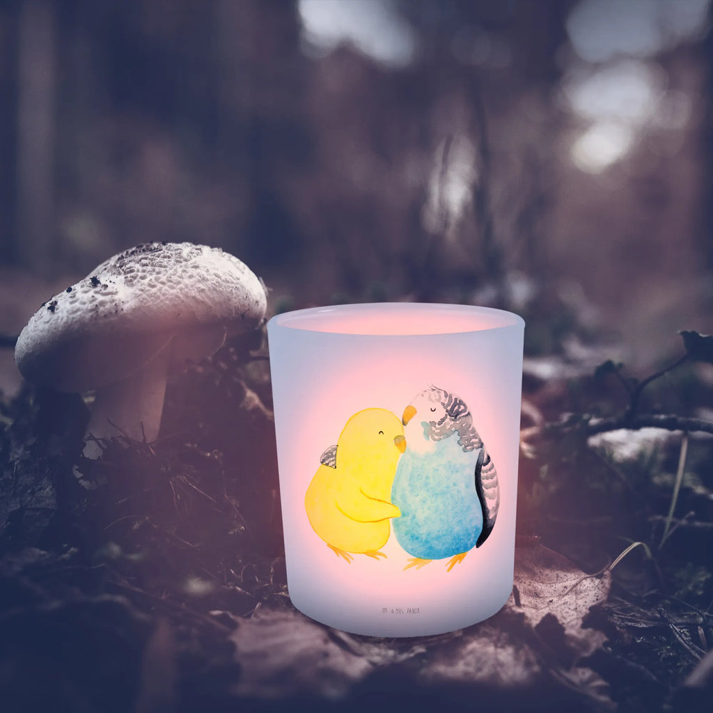 Windlicht Wellensittich Liebe Windlicht Laterne, Windlicht Klein, Windlicht Romantisch, Windlicht Skandinavisch, Windlicht Vintage, Windlicht Dekoration, Windlicht Boho, Windlicht Design, Windlicht Terrasse, Windlicht Wohnzimmer, Windlicht Draußen, Windlicht Für Draußen, Windlicht Geschenk, Windlicht Kerzenhalter, Teelichthalter Outdoor, Teelichthalter, Teelicht Glas, Windlicht Glas, Windlicht Groß, Windlicht Balkon, Windlichter, Windlicht, Teelichthalter für draußen, Windlicht Outdoor, Windlicht Modern, Windlicht Handgemacht, Windlicht Nachhaltig, Windlicht Garten, Liebe, Partner, Freund, Freundin, Ehemann, Ehefrau, Heiraten, Verlobung, Heiratsantrag, Liebesgeschenk, Jahrestag, Hocheitstag, Kuscheln, Vertrauen, Wellensittich, Nähe, Vögel