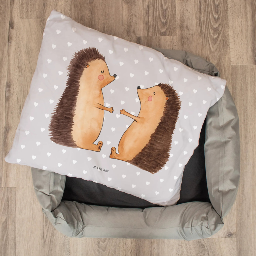 Cat bed Hedgehogs in love Katzenbett, Tierbett, Kater, Katzenliege, Katenborb, Katze, Körbchen, Liebe, Partner, Freund, Freundin, Ehemann, Ehefrau, Heiraten, Verlobung, Heiratsantrag, Liebesgeschenk, Jahrestag, Hocheitstag, Verlobt, Hochzeit, Verheiratet, Verliebt, Liebesbeweis, Geschenk, Igel, Hochzeitstag