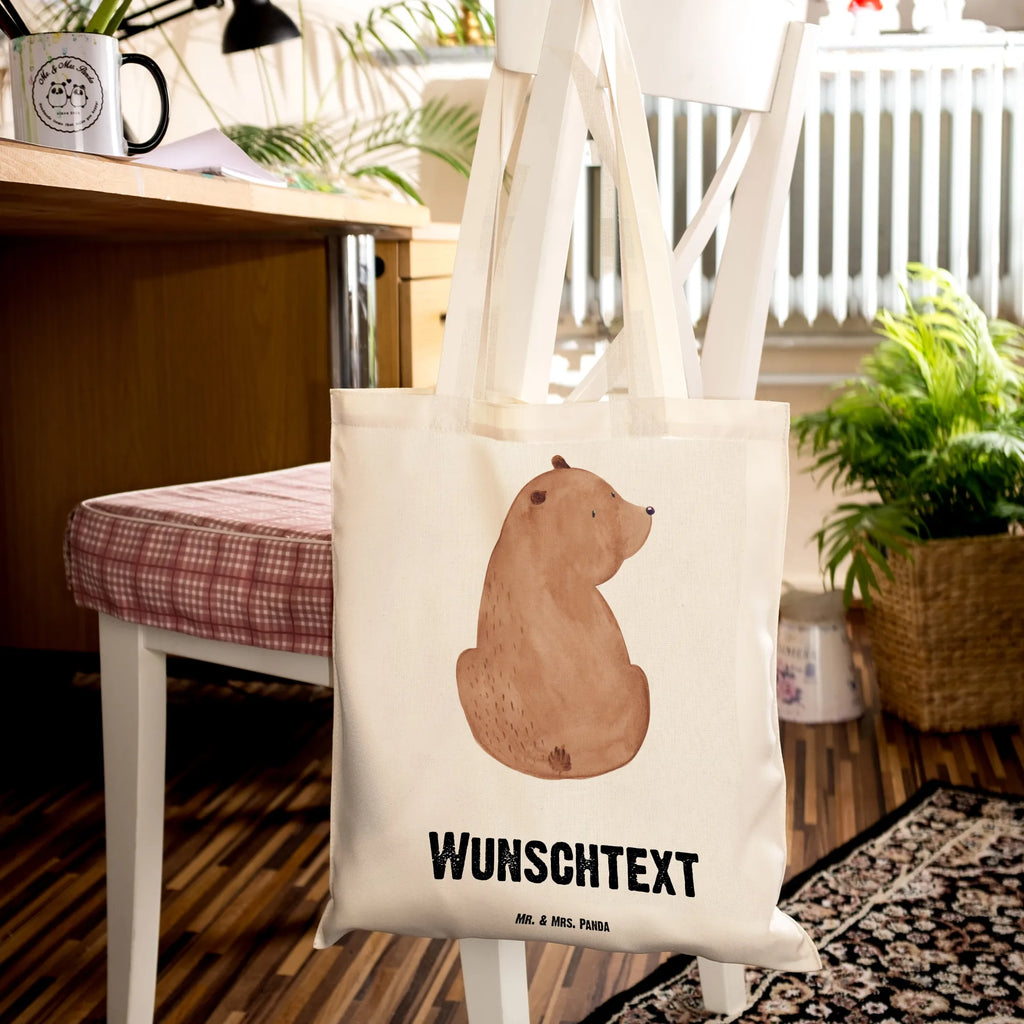 Personalisierte Tragetasche Bär Schulterblick Personalisierte Tasche, Personalisierte Kindergartentasche, Personalisierte Beuteltasche, Personalisierte Einkaufstasche, Personalisierte Jutetasche, Personalisierter Stoffbeutel, Personalisierter Jutebeutel, Personalisierter Beutel, Tragetasche mit Namen, Stoffbeutel mit Namen, Einkaufstasche mit Namen, Bär, Teddy, Teddybär, Motivation, Bärenliebe, Selbstachtung, Weltansicht, Weisheit, Bären