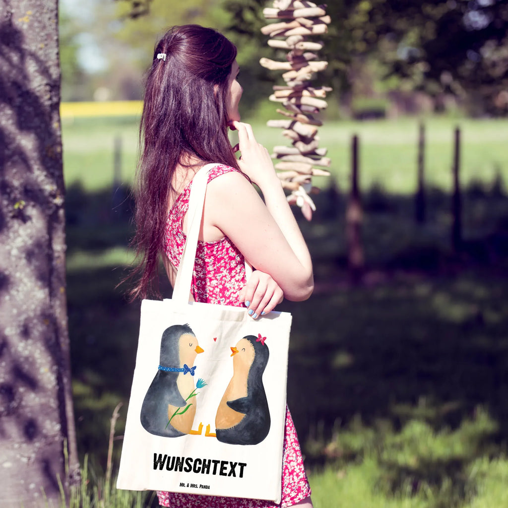 Personalisierte Tragetasche Pinguin Pärchen Personalisierte Einkaufstasche, Personalisierte Jutetasche, Personalisierte Kindergartentasche, Tragetasche mit Namen, Personalisierte Tasche, Stoffbeutel mit Namen, Personalisierter Stoffbeutel, Personalisierter Beutel, Tüte, Shopper, Schultertasche, Personalisierter Jutebeutel, Einkaufsbeutel, Personalisierte Beuteltasche, Strandtasche, Einkaufstasche mit Namen, Umhängetasche, Pinguin, Liebespaar, Liebesbeweis, Jahrestag, Traumpaar, Große Liebe, Liebesgeschenk, Liebe, Hochzeitstag, Hochzeitsgeschenk, Verlobung, Hochzeit, Pinguine