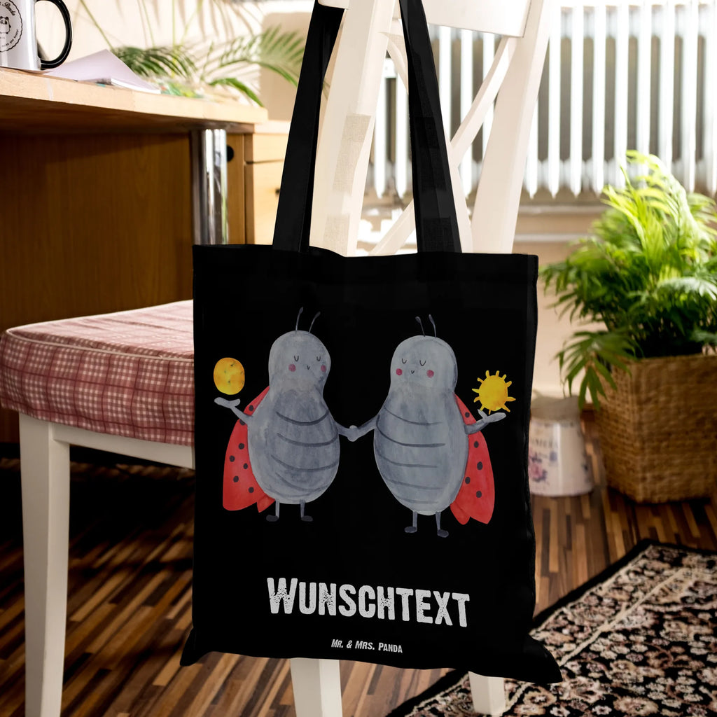 Personalisierte Tragetasche Sternzeichen Zwilling Personalisierte Kindergartentasche, Personalisierte Jutetasche, Personalisierte Einkaufstasche, Personalisierter Jutebeutel, Personalisierte Tasche, Stoffbeutel mit Namen, Personalisierter Beutel, Personalisierter Stoffbeutel, Einkaufstasche mit Namen, Tragetasche mit Namen, Personalisierte Beuteltasche, Tierkreiszeichen, Sternzeichen, Horoskop, Astrologie, Aszendent, Zwillingsbruder, Glückskäfer, Zwilling Sternzeichen, Zwillingsschwester, Marienkäfer, Zwilling Geschenk, Geburtstag Mai, Geschenk Juni, Geschenk Mai, Zwillinge